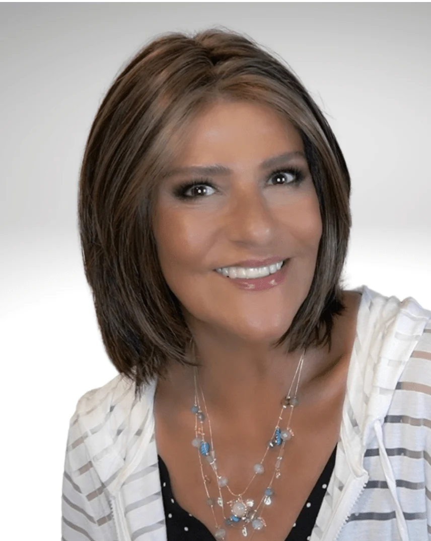 Avery by Henry Margu | Synthetic Lace Front Wig | Mono Part - Image 7