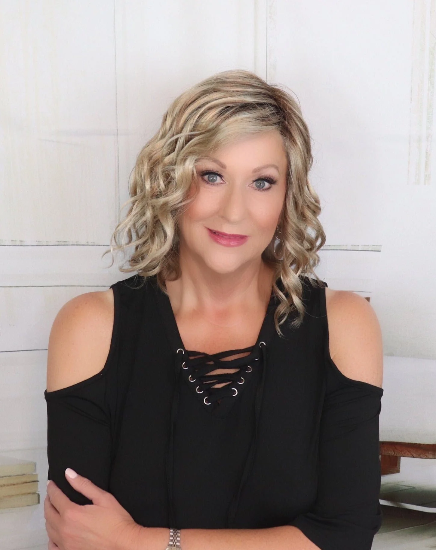 Julianne Lite by Jon Renau | Synthetic Lace Front Wig | Hand Tied - Image 5