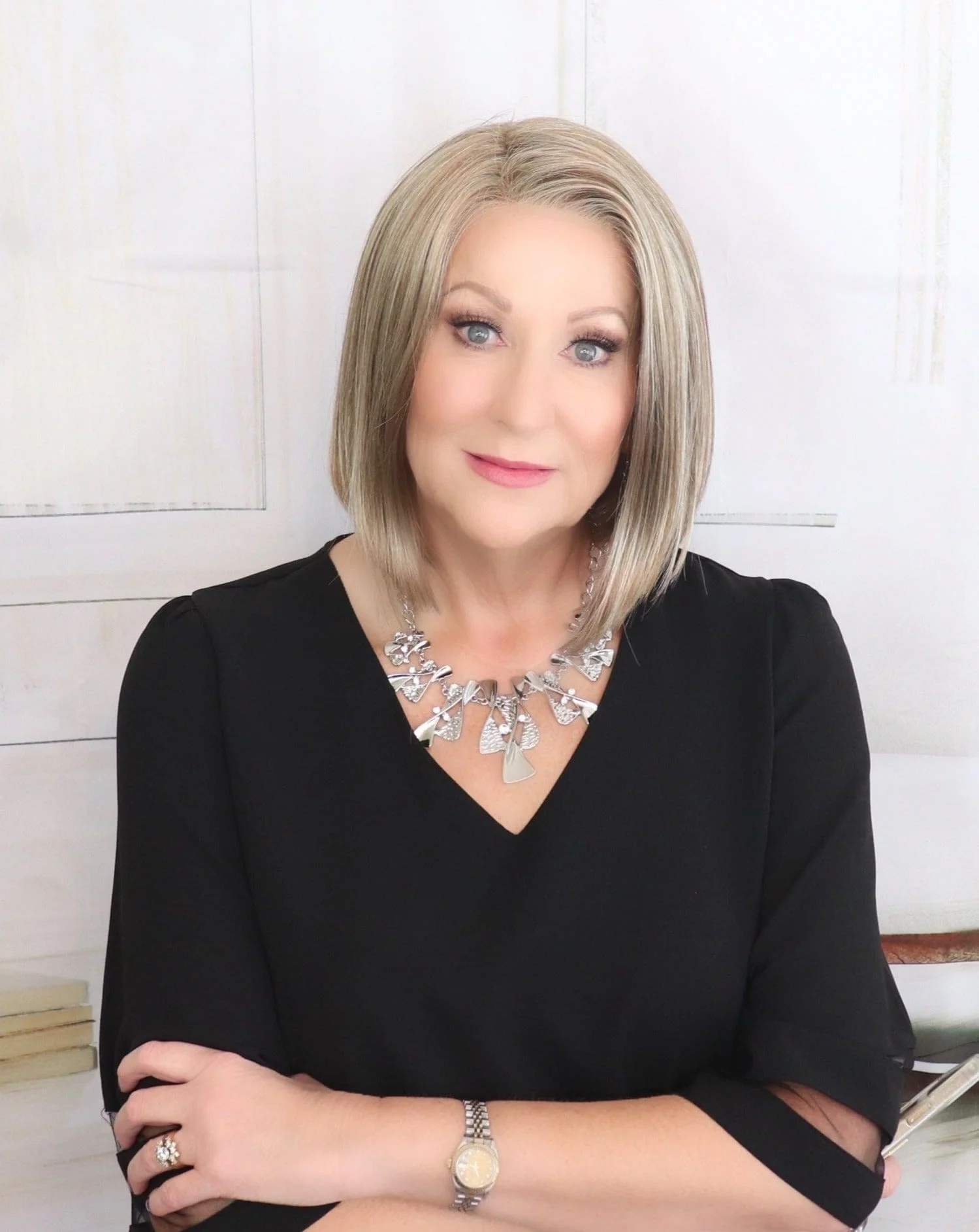 London by Envy | Synthetic Lace Front Wig | Mono Part - Image 5