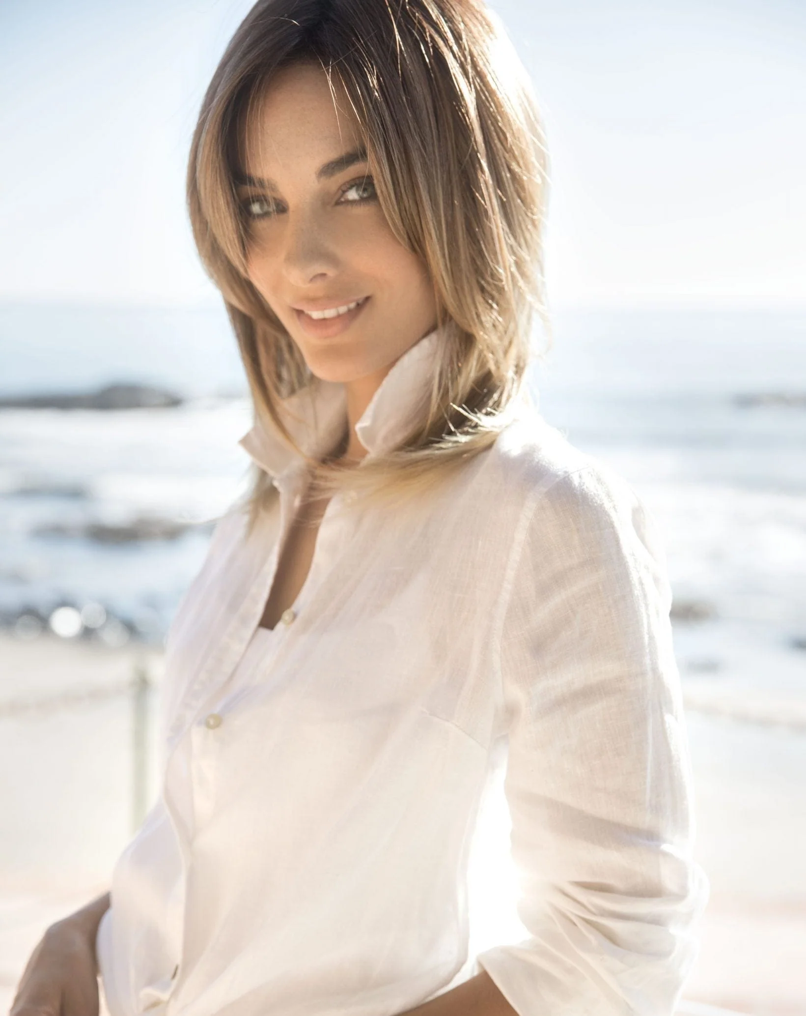 Outlet Sale | Reed by Amore | Synthetic Lace Front Wig | No Returns or Exchanges