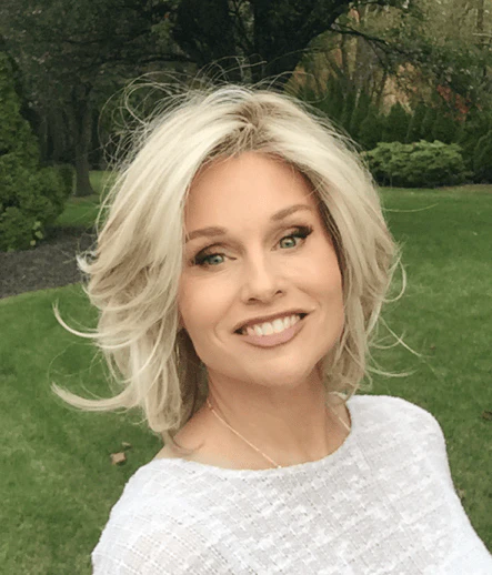 Upstage Large by Raquel Welch | HF Synthetic Lace Front Wig | Hand Tied - Image 12